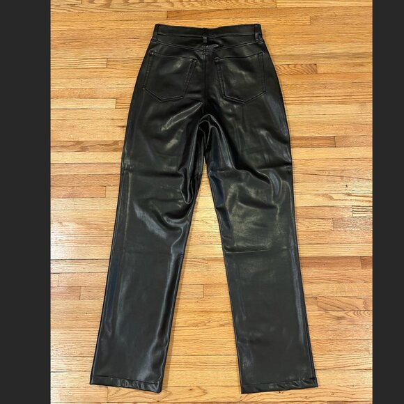 Abercrombie & Fitch Curve Love Vegan Leather 90s Straight Pant (Size 10, Black) - Picture 10 of 11